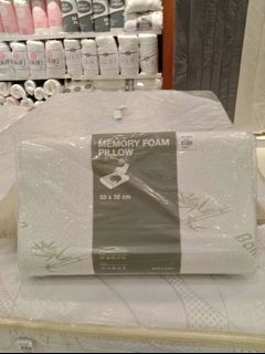 Memory foam pillow (buy 1 take 1)