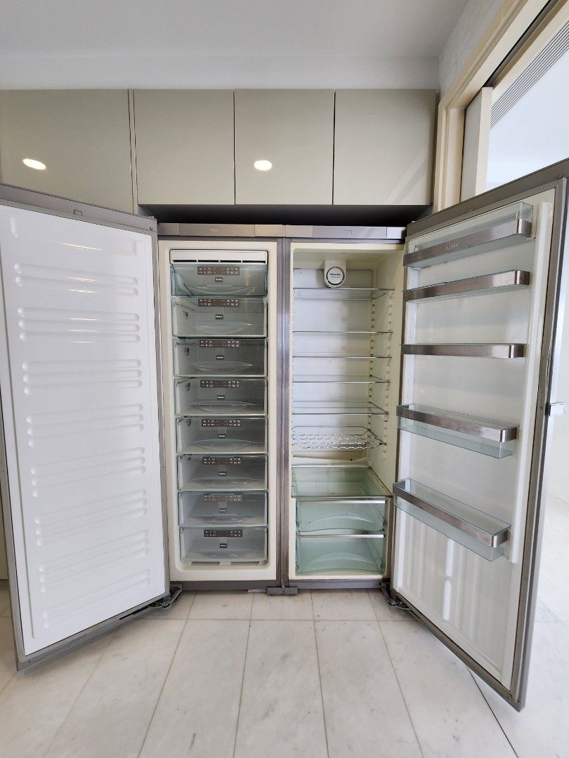 Miele pigeon pair store fridge freezer