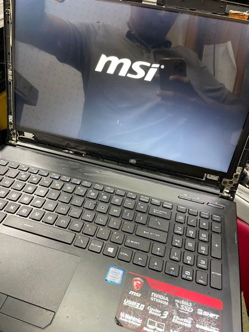 Msi Laptop screen replacement service broken screen repalce with