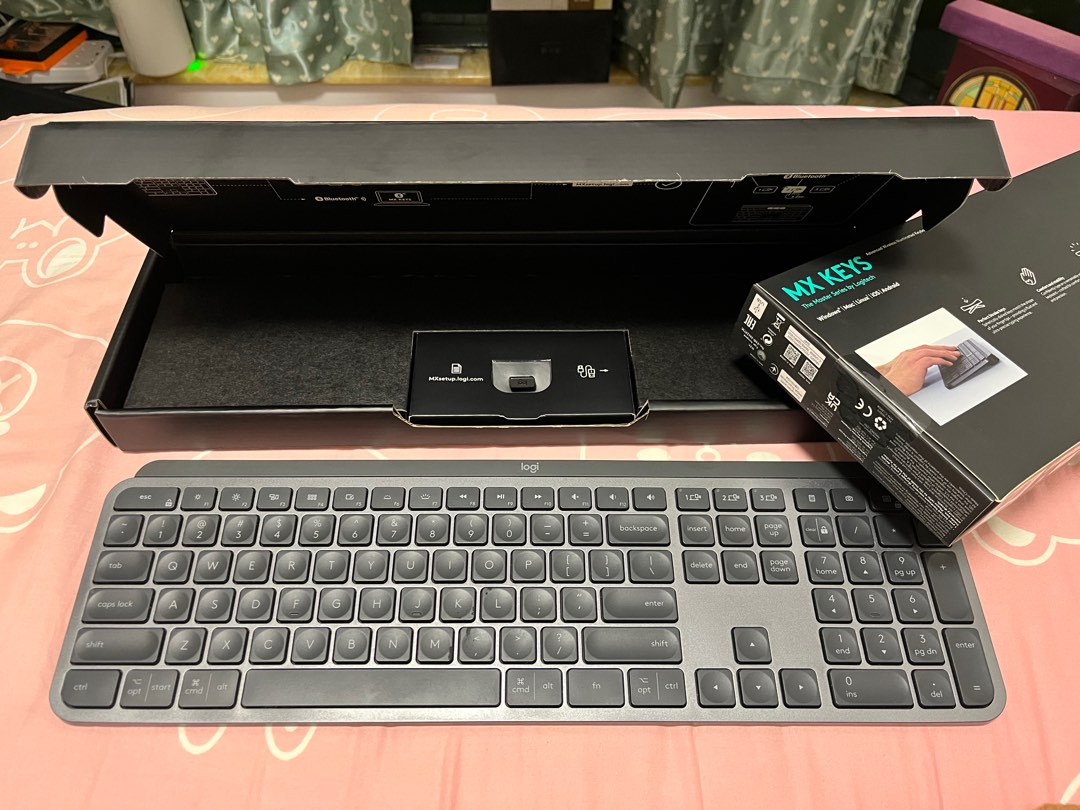 MX Keys with Unifying receiver, 電腦＆科技, 電腦周邊及配件, 電腦鍵盤及相關產品 Carousell