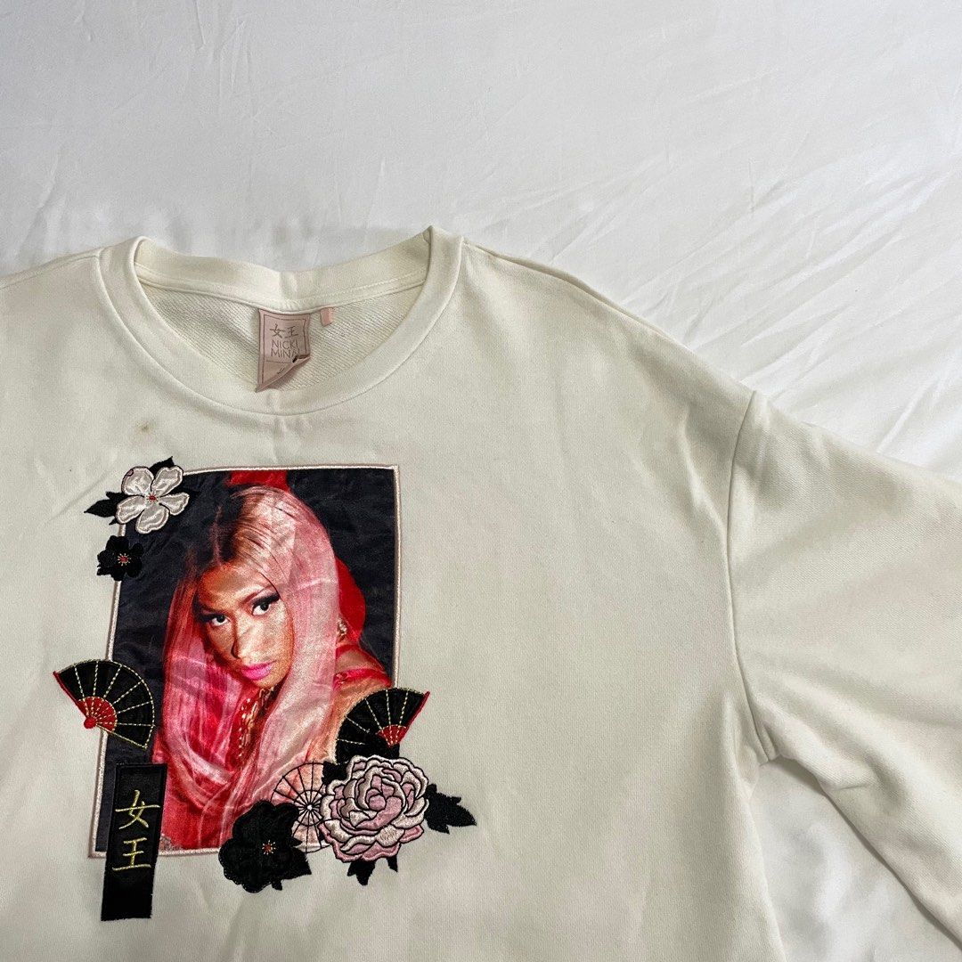 Nicki Minaj x H M Short Top With Motif y2k japanese print embroidery casual vintage simple basic modern streetwear thrifted fashion bottom skirt