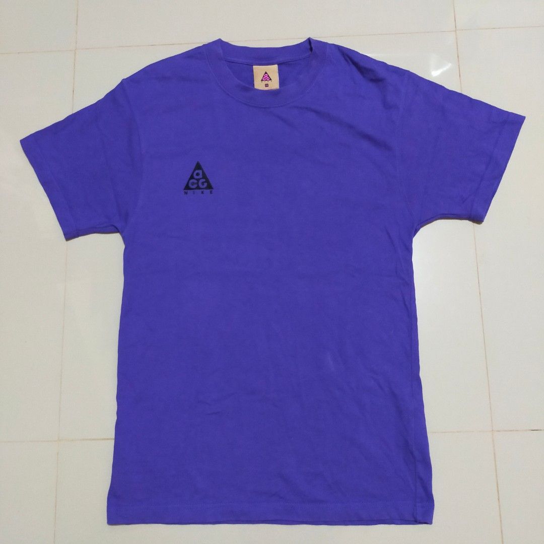 Nike ACG Logo Tee (Category: Tshirts & Polo Shirts ) located in San Fernando. Submitted by graileditemsph (Listing ID 1249598194, Image 1). Description: nike acg small logo xs 17/27.