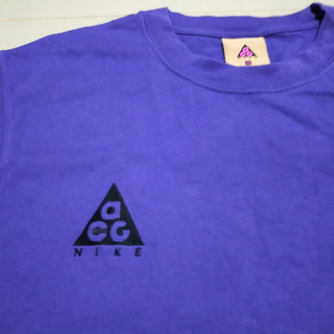 Nike ACG Logo Tee (Category: Tshirts & Polo Shirts ) located in San Fernando. Submitted by graileditemsph (Listing ID 1249598194, Image 2). Description: nike acg small logo xs 17/27.