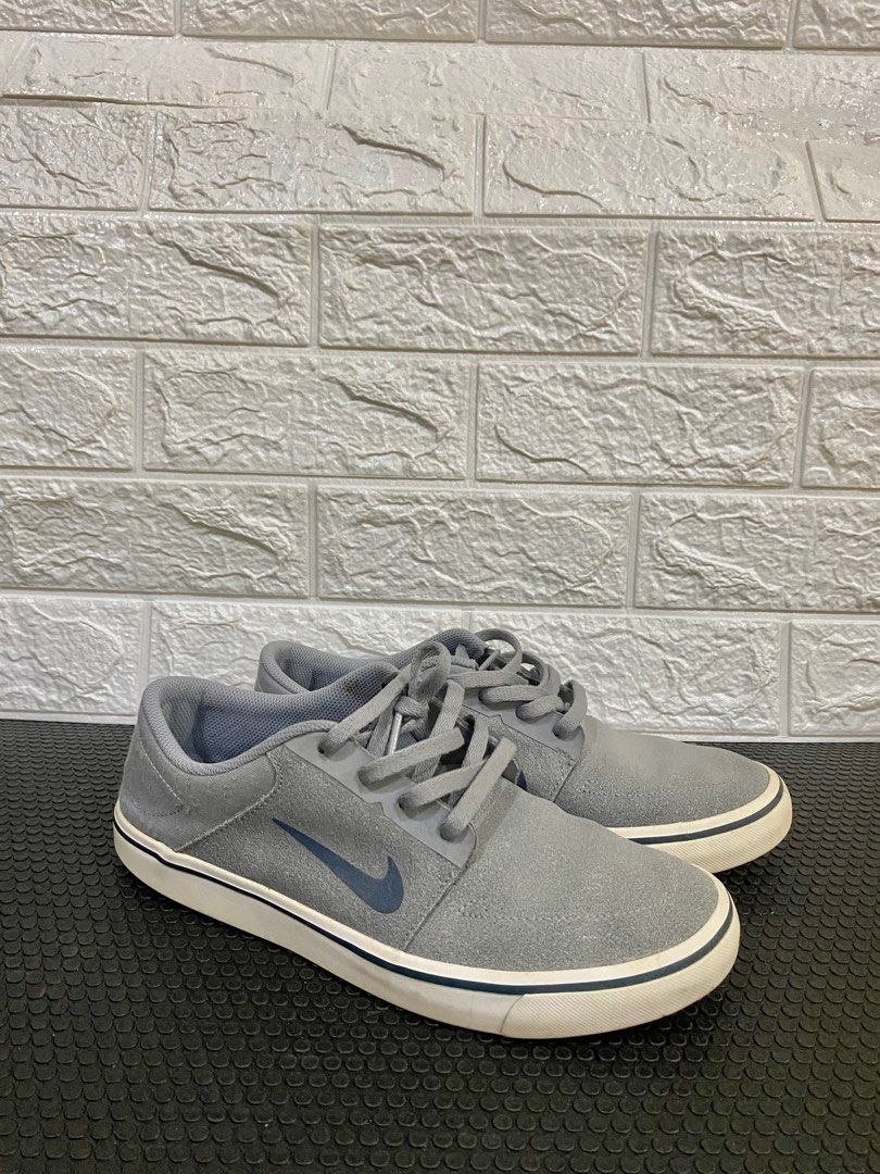mens nike black and grey shoes