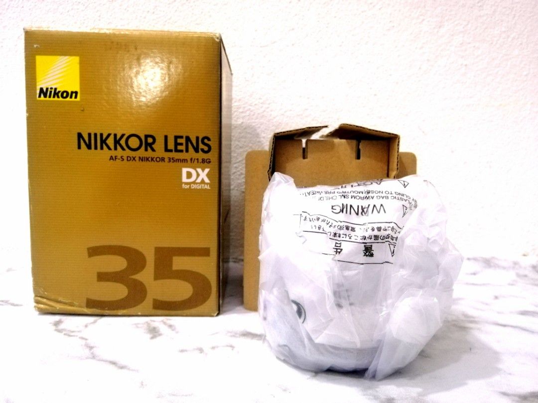 Nikon Lens 35mm Original. [AF-S DX NIKKOR 35mm f/1.8G]. DX for