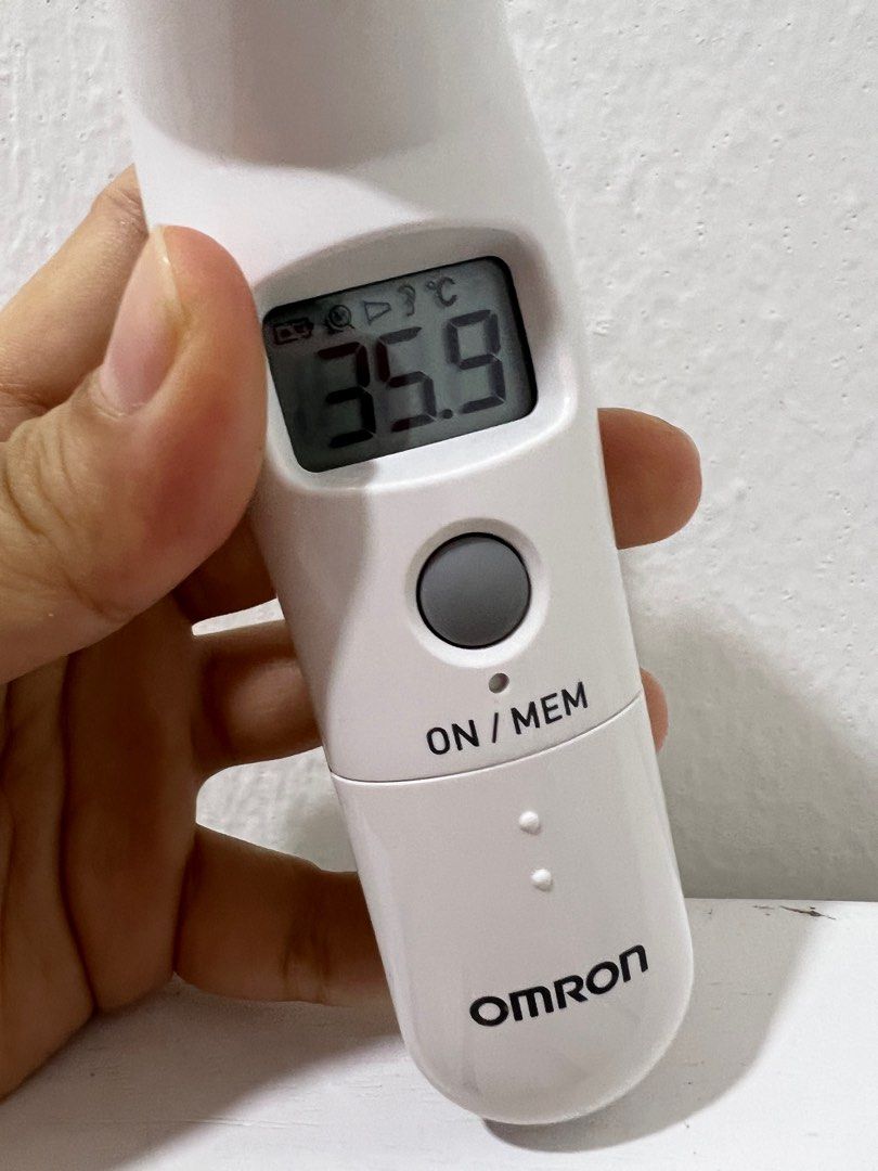 OMRON ear thermometer TH839S medical grade , Health & Nutrition