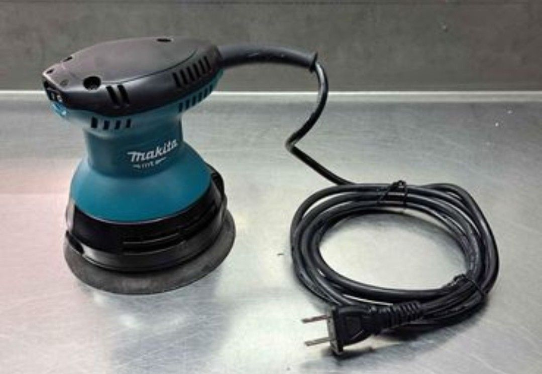 ORIGINAL MAKITA M9202B RANDOM ORBIT SANDER (Category: Construction Tools & Equipment) located in Manila. Submitted by tonpornel (Listing ID 1249512462, Image 2). Description: Ton-Pornel Mercantile • We supply Powertools, Hardware tools, Plumbing, Paints, Electrical and Construction materials • We offer Paint Mixing and Powertools Repair Visit us: 38 Marcos Highway, Mayamot, Antipolo City https://maps.google.com/?cid=1384230075759805792&entry=gps 