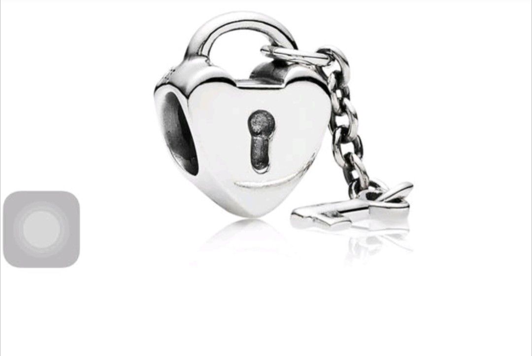 Lock shop pandora charm