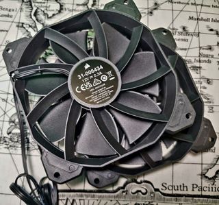 PC fan (Corsair / Scythe)