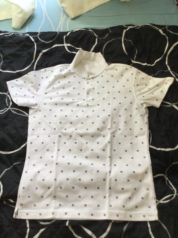 Polo shirt uniqlo (Category: Babies & Kids Fashion) located in Makati City. Submitted by babe090817 (Listing ID 1249503361, Image 1). Description: with small prints super white pa .