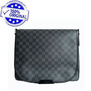 Tas Louis Vuitton AR2189 Masenger Bags, Fesyen Pria, Tas & Dompet , Tas  Kantor di Carousell