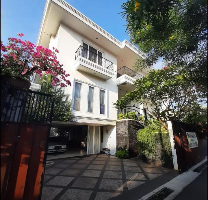 Rumah Sultan Minimalis Mewah di Kemanggisan Ilir Jakarta Barat