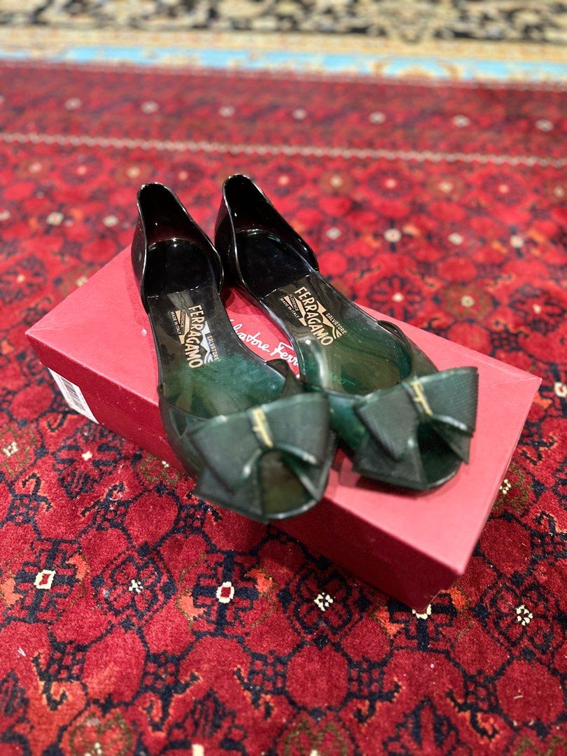 Ferragamo jelly flat shoes deals