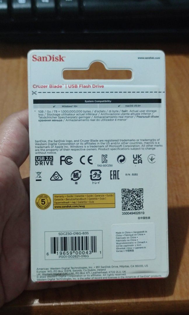 Sandisk Cruzer Blade 16gb (Category: Hard Disks & Thumbdrives) located in Manila. Submitted by famph (Listing ID 1249562672, Image 2). Description: Brand new.