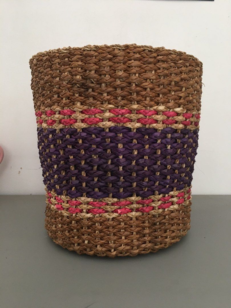 Seagrass/ abaca planter basket (Category: Storage Boxes & Baskets) located in Bacoor. Submitted by sherryl17 (Listing ID 1249539593, Image 1). Description: Diameter-10” Height-11.5”.