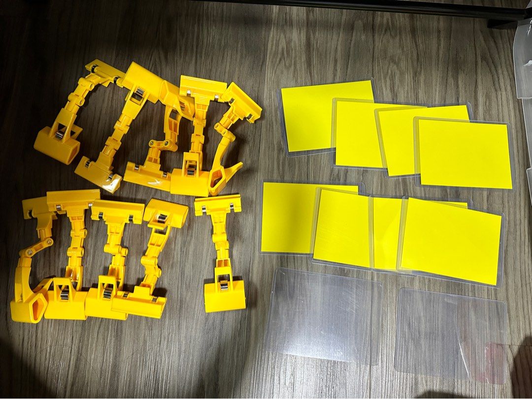 Signage clips, Everything Else on Carousell