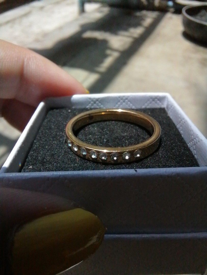 Stainless Steel Ring with free box (Category: Rings) located in Muntinlupa City. Submitted by dmgdbee (Listing ID 1249490136, Image 2). Description: Preferred deal method: MEET UP around Muntinlupa area RING SIZE 8 (ring size reference above).