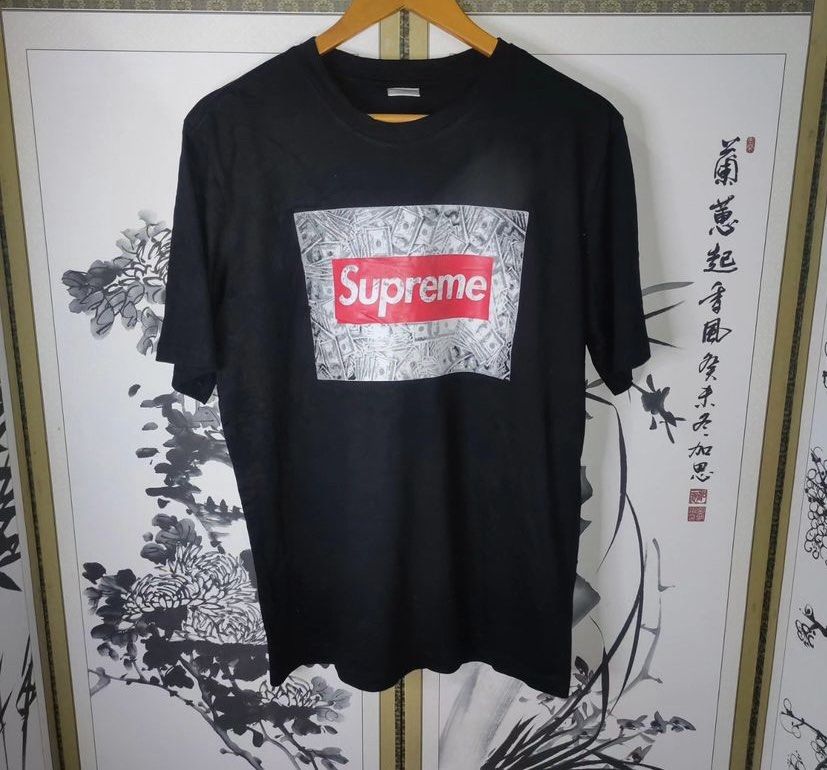 Supreme Black Shirt, Men's Fashion, Tops & Sets, Tshirts & Polo Shirts on  Carousell