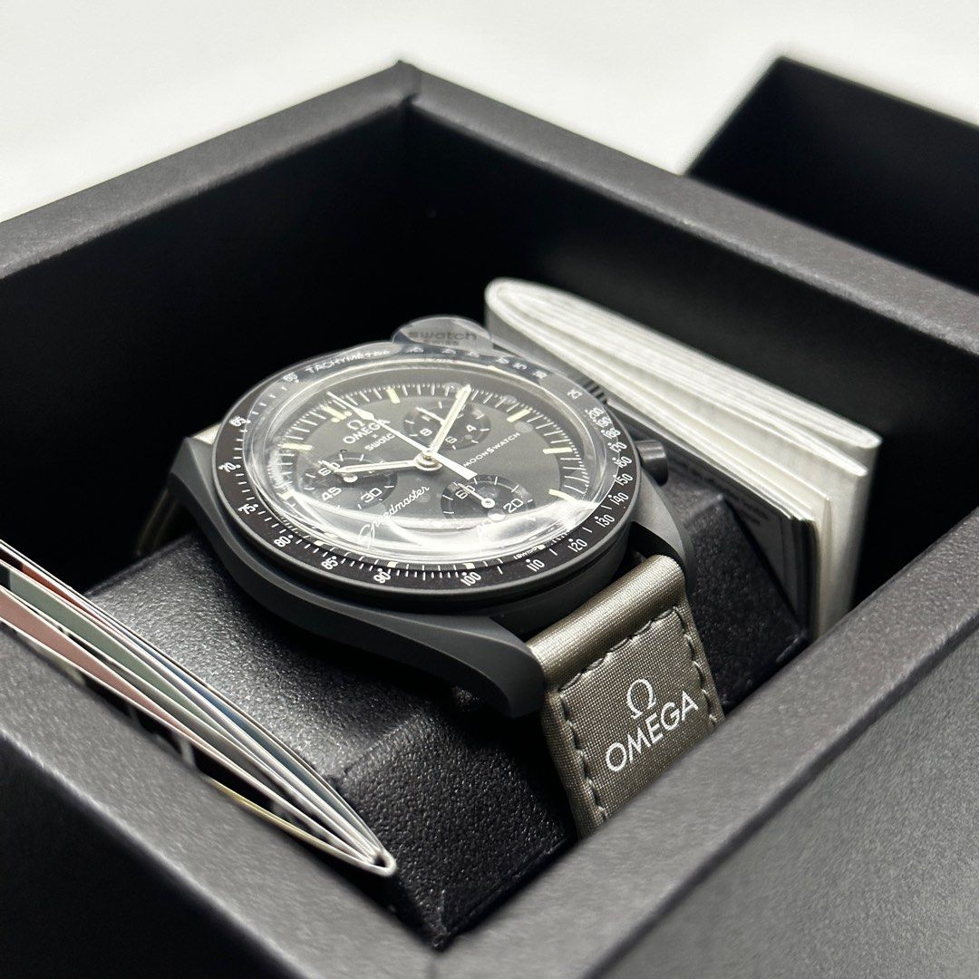 Swatch x Omega Moonswatch “Mercury” (Category: Luxury Watches) located in Makati City. Submitted by grail_luxury (Listing ID 1249556396, Image 3). Description: Swatch x Omega Moonswatch “Mercury ” Brand New Complete inclusions 2 Years Swatch Warranty 100% Legit Sept 2023 Local Release.