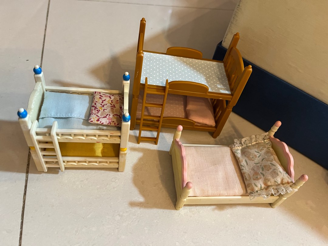 sylvanian families beds, Hobbies & Toys, Toys & Games on Carousell