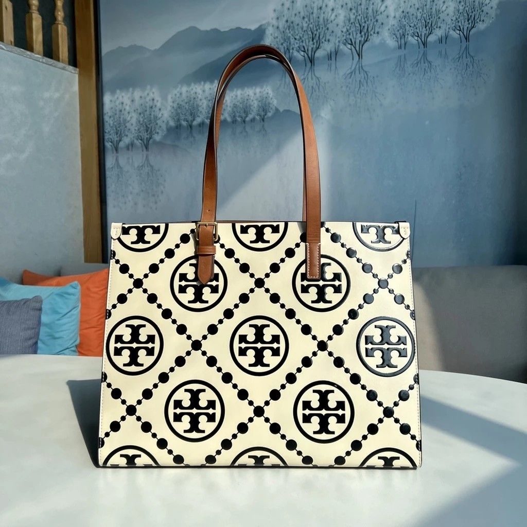 Authentic Tory Burch Blake canvas small totes, Women's Fashion, Bags &  Wallets, Tote Bags on Carousell
