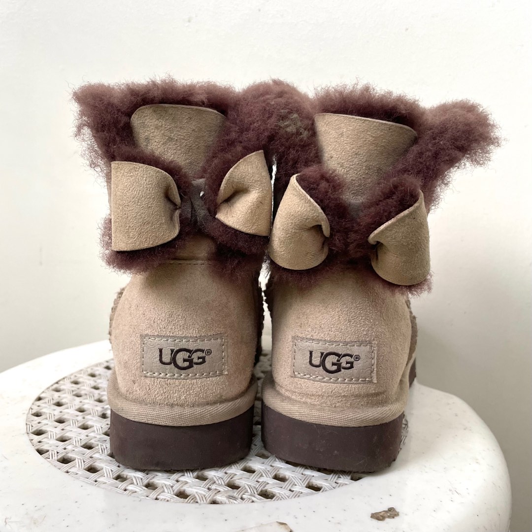 Ugg naveah shearling store bow boots black