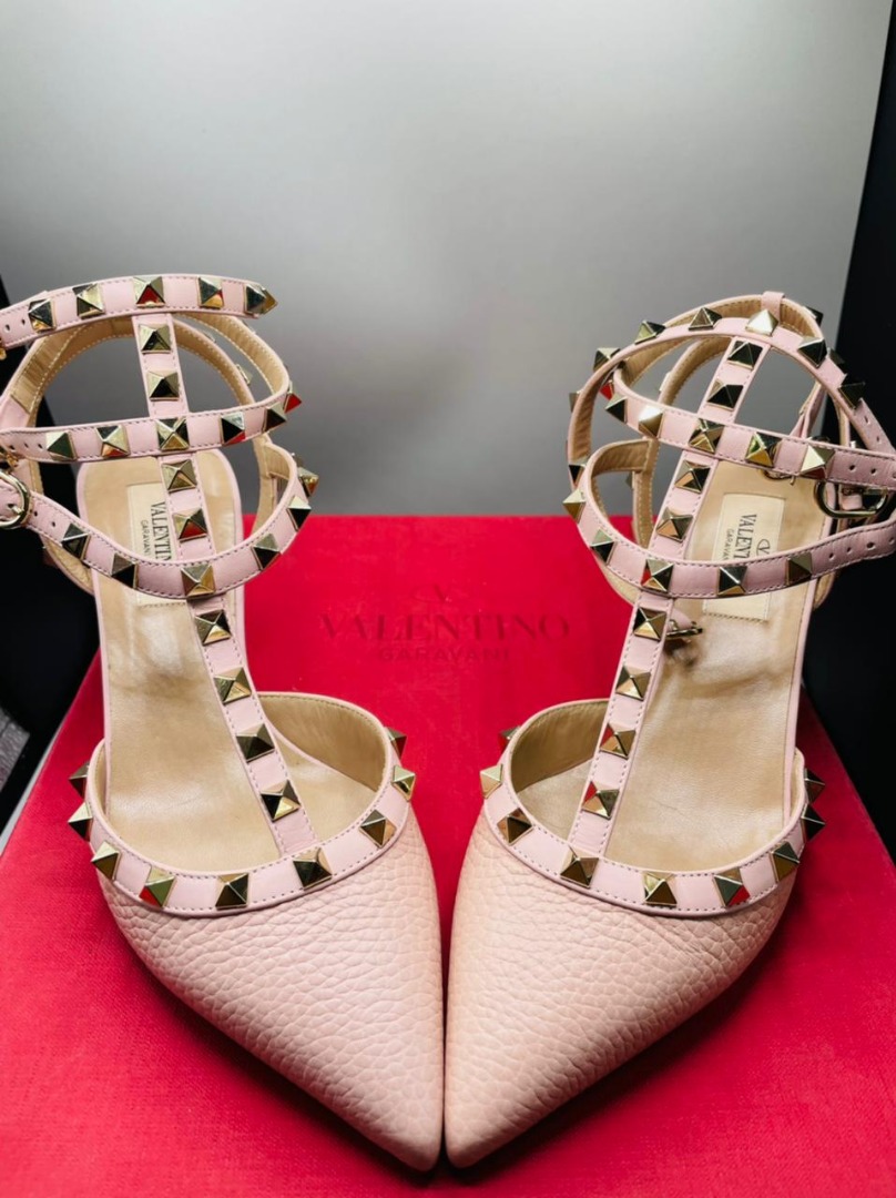 Pink valentino rockstud heels discount