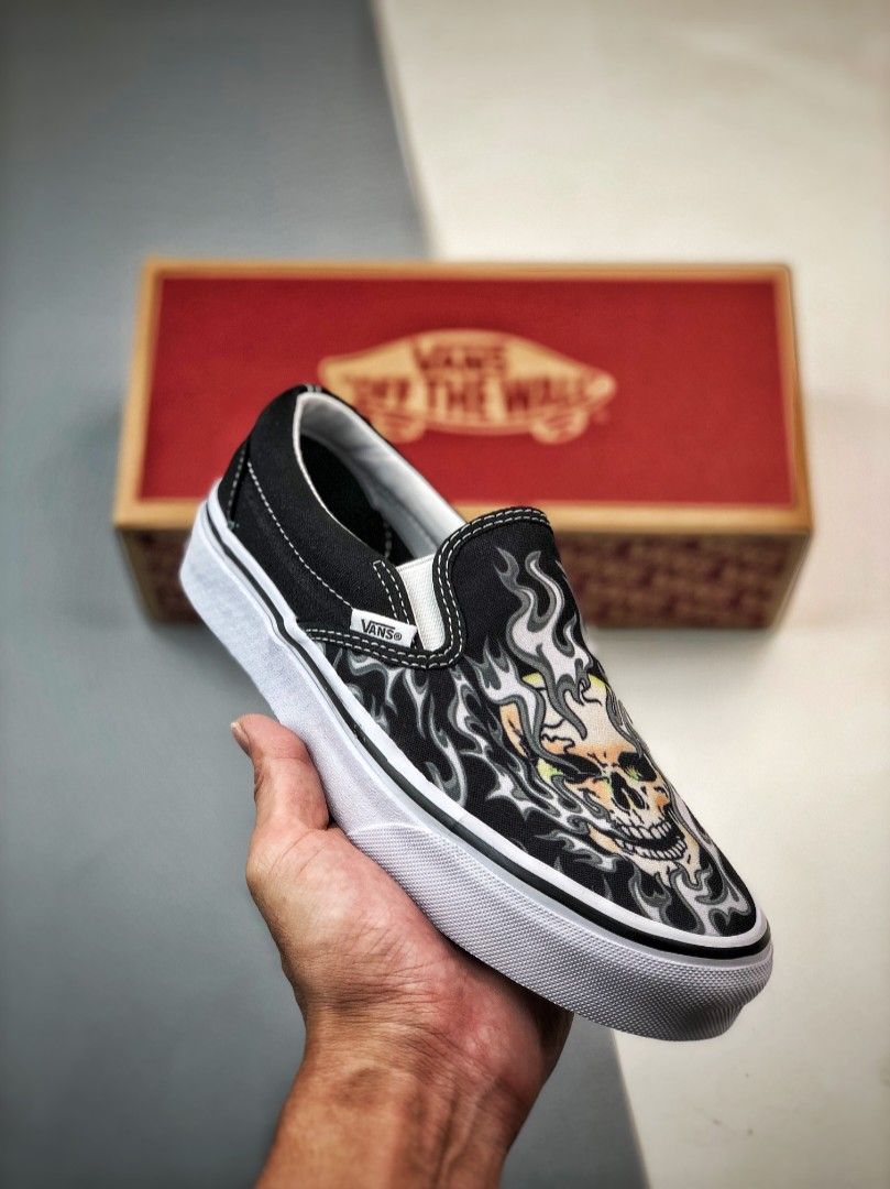 Vans Classic Slip On Skull