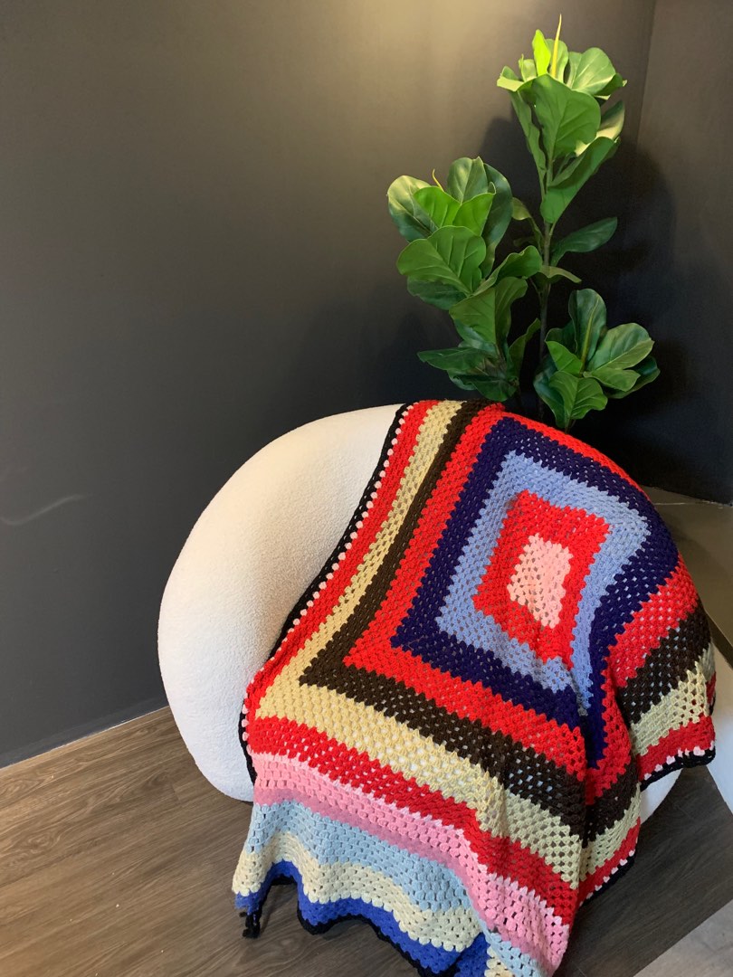 Vintage Crochet / Blanket / Comforter / Throw / Knit Wool / Granny