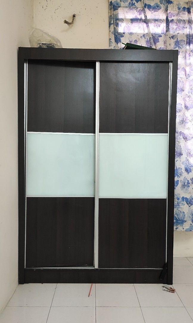 Wardrobe pintu sale sliding