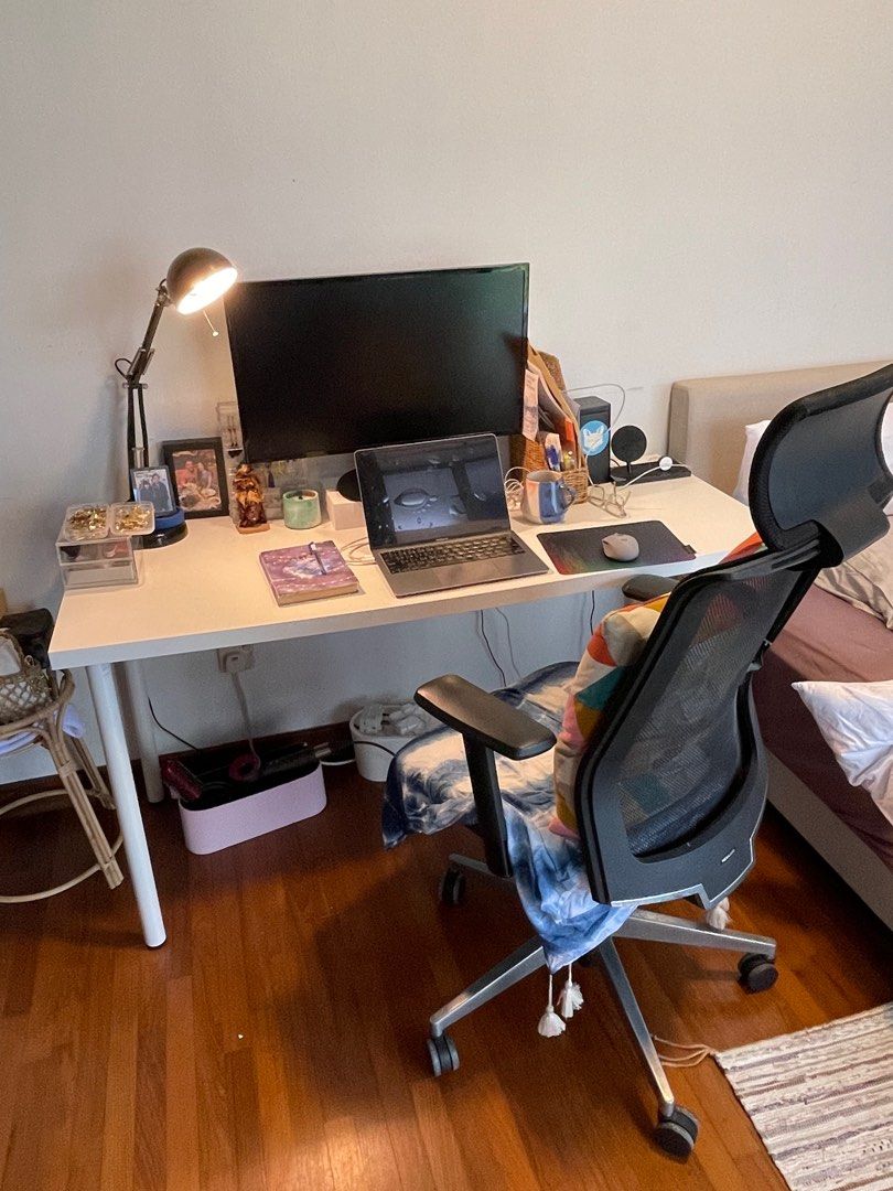 Ikea store belkin desk