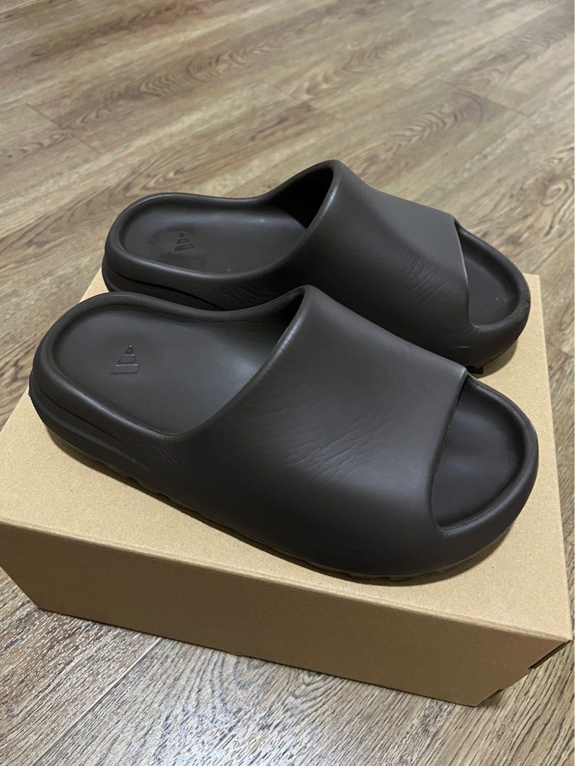 soot slides yeezy