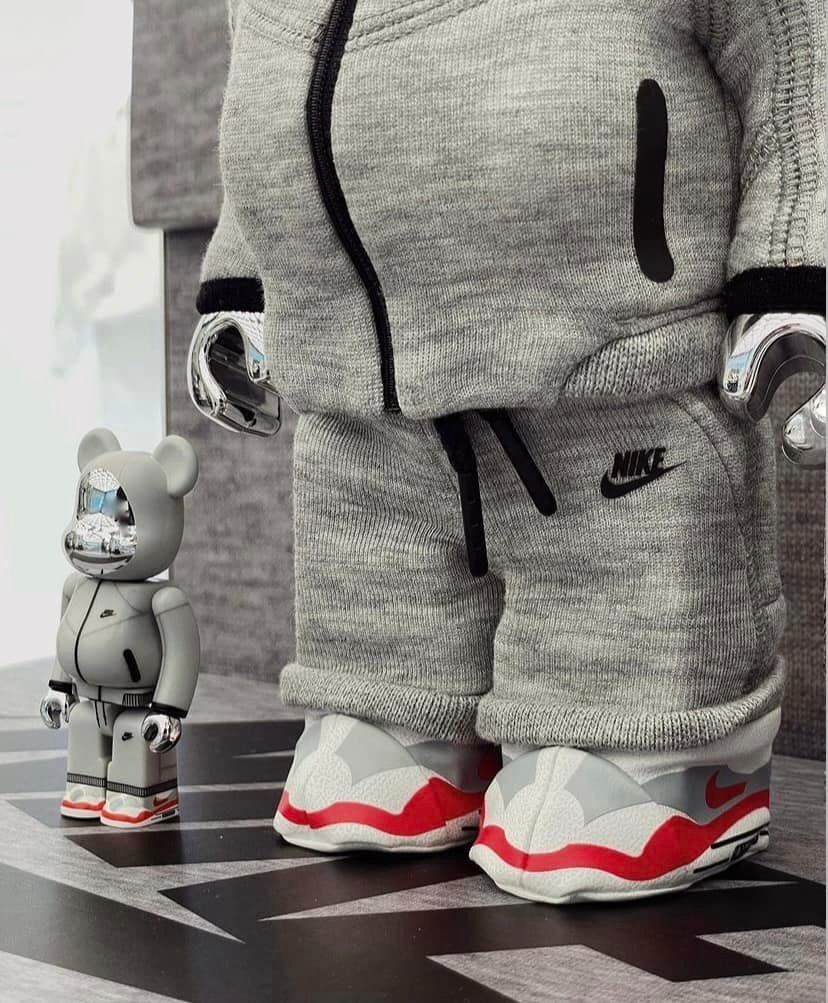 預訂》 BEARBRICK x Nike Tech Fleece 100% & 400% / 1000%, 興趣及