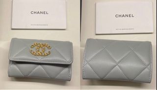 全新真品 CHANEL 香奈兒水泥灰 金色LOGO  小羊皮 19卡包 錢包 小皮夾  信用卡夾 AP1790