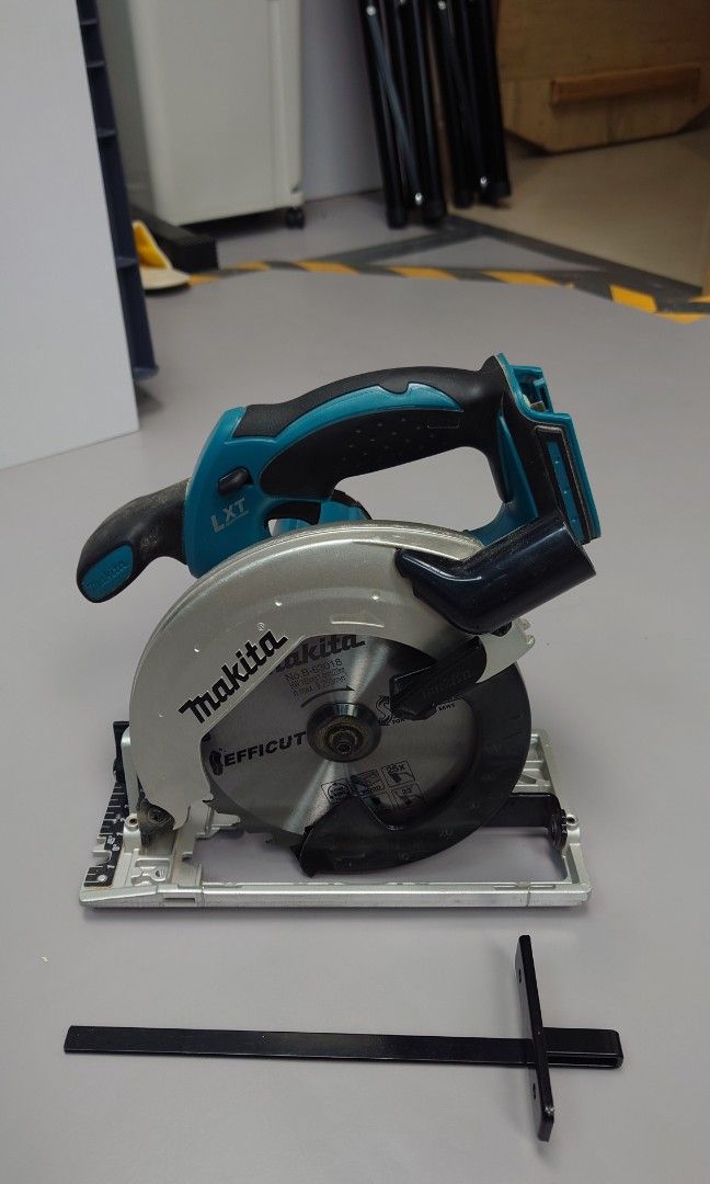 Makita 611 store circular saw