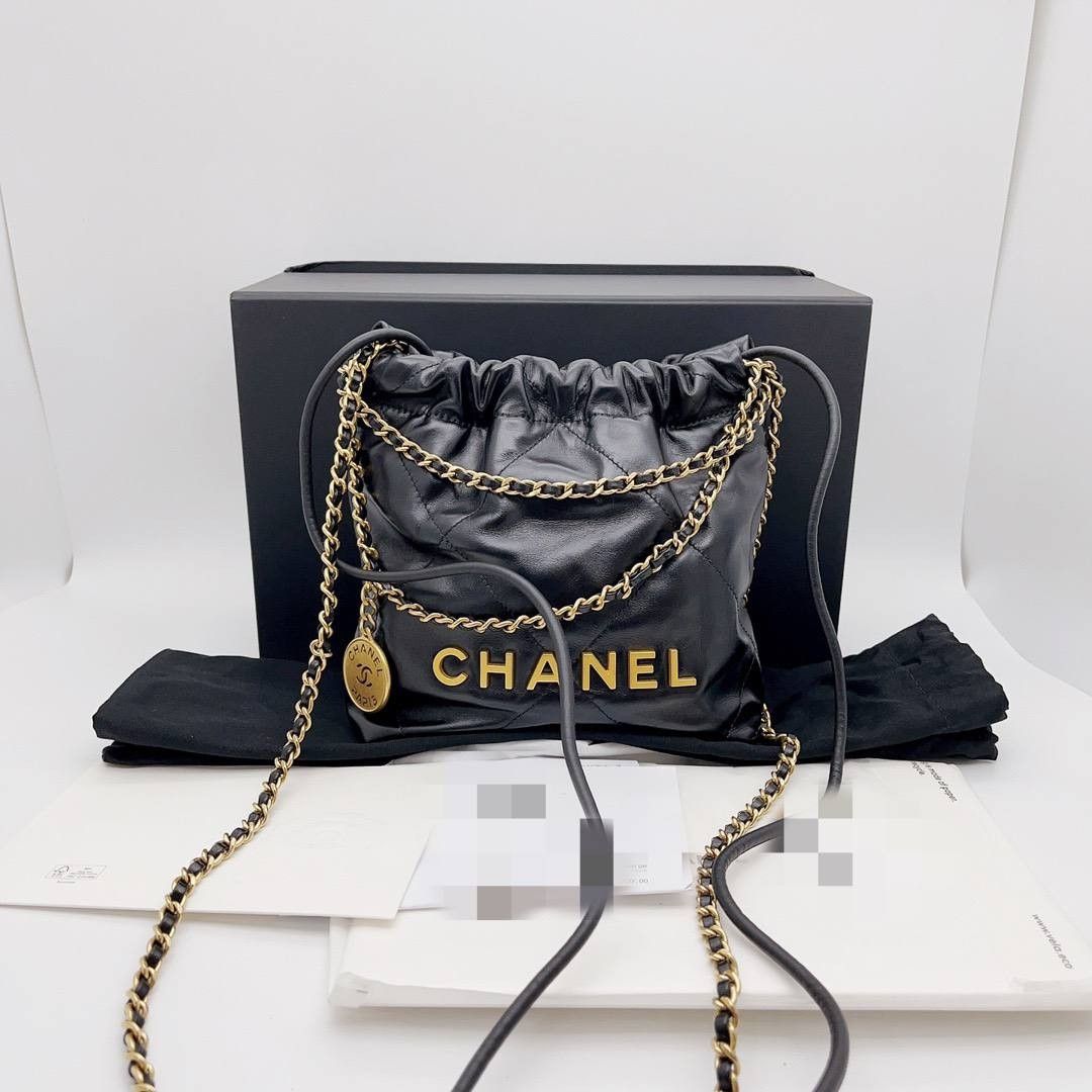 CHANEL NO.22 CLASSIC CLUTCH BAG 217022865, Luxury, Bags & Wallets on  Carousell