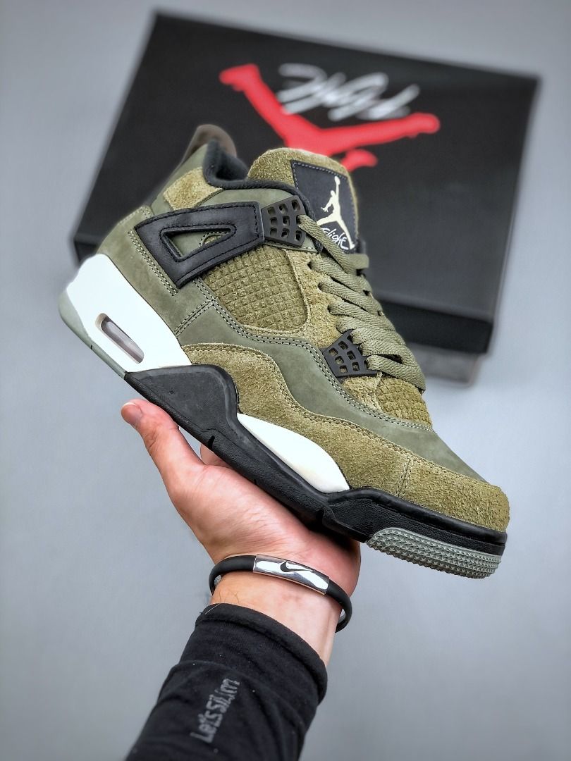 Air Jordan 4 Retro
