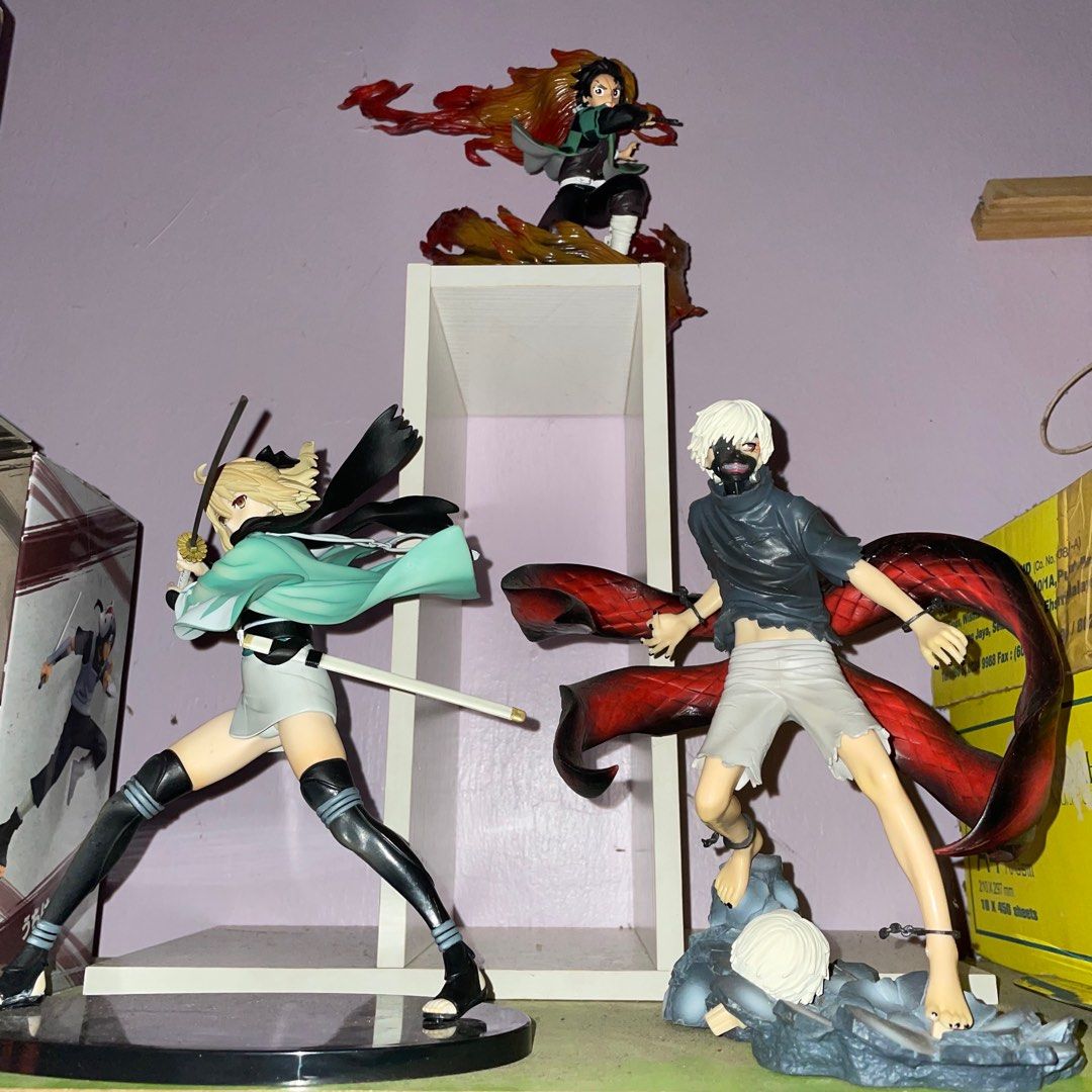 Figure collection at work desk : r/AnimeFigures