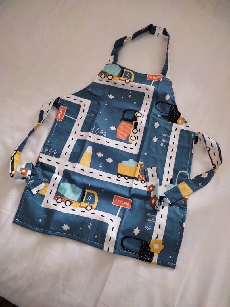Apron Kanakkanak 35 tahun, Babies & Kids, Babies & Kids Fashion on Carousell