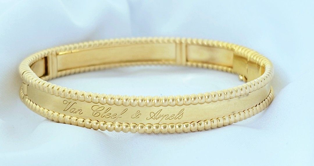 Authentic! Van Cleef & Arpels Perlee 18k Yellow Gold Medium Size Bangle  Bracelet