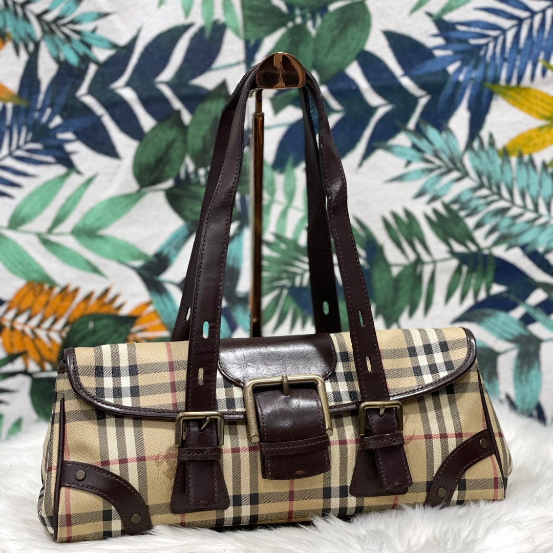 Burberry Nova Check Small Pochette Bag in PVC Leather, Luxury, Bags &  Wallets on Carousell