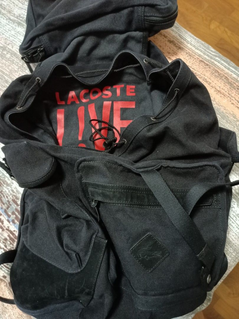 Backpack (Category: Backpacks) located in Singapore. Submitted by lh5757 (Listing ID 1249729877, Image 5). Description: .