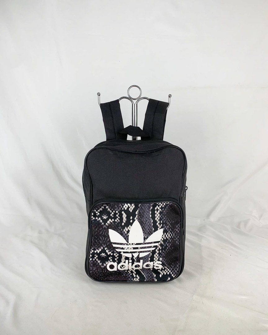 Adidas originals 2025 ornamental backpack