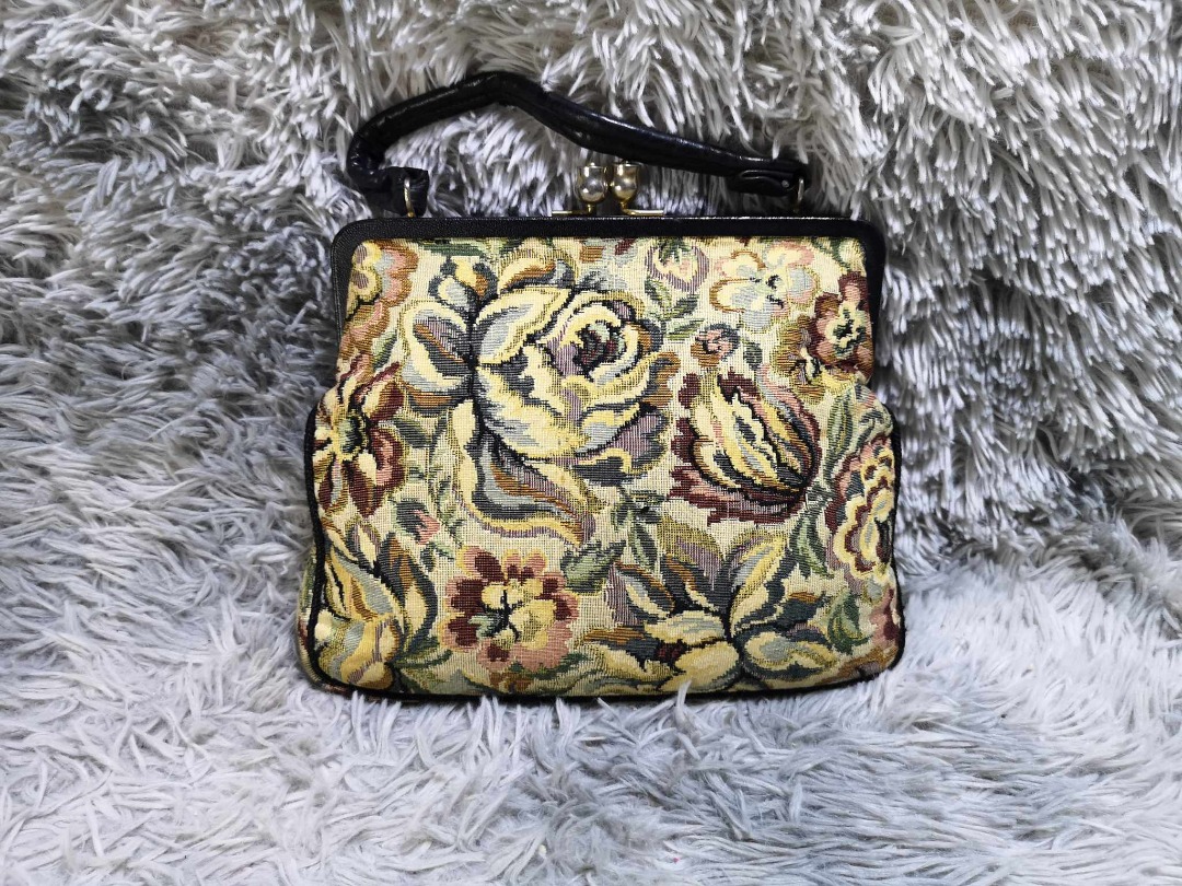 Beige Vintage Floral Kiss Lock Bag on Carousell