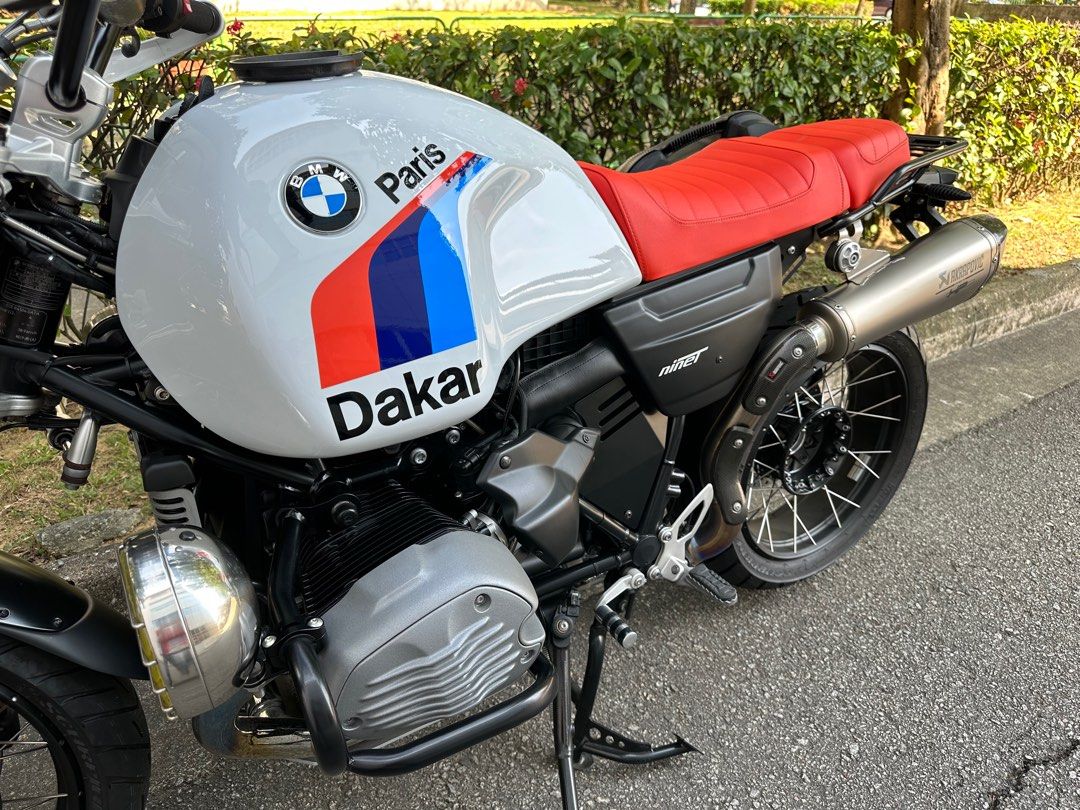 urban gs akrapovic