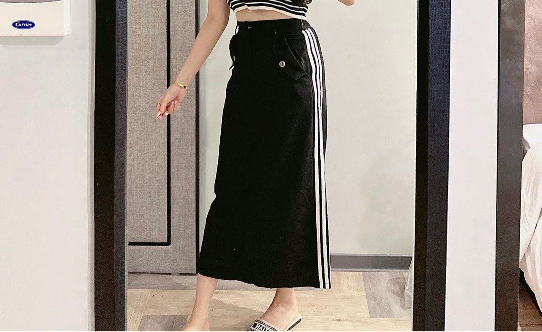 Elastic 2025 striped skirt