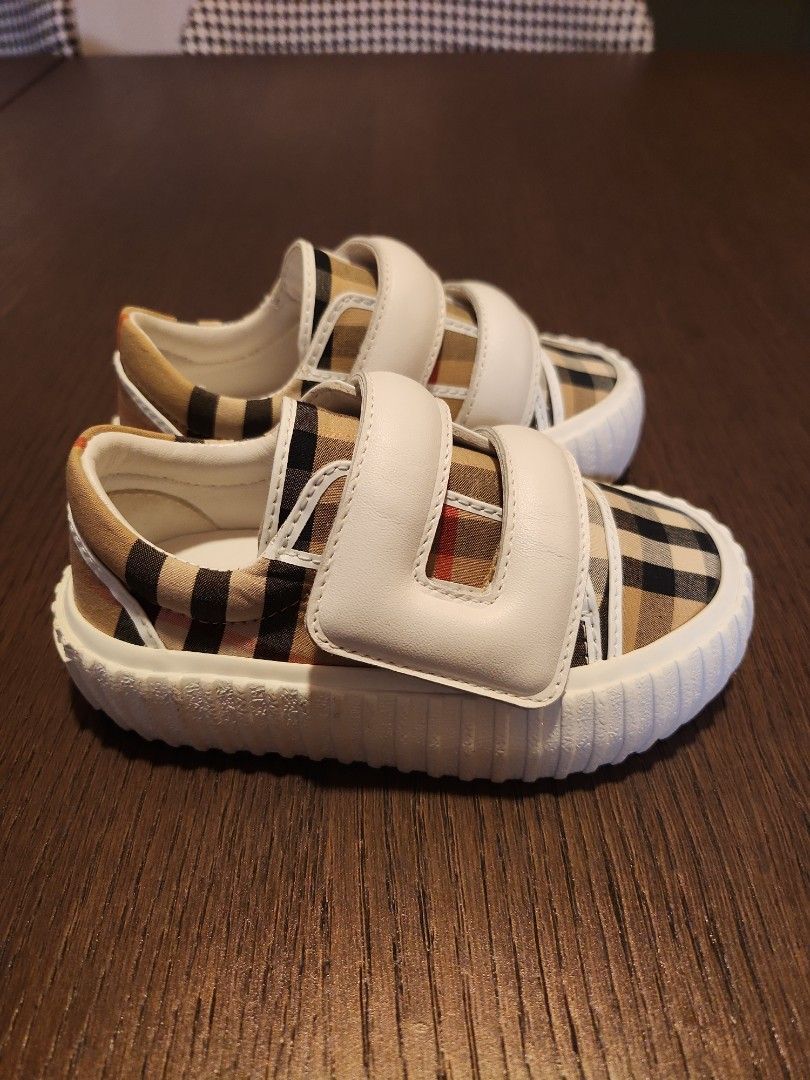 Burberry sandals dhgate clearance