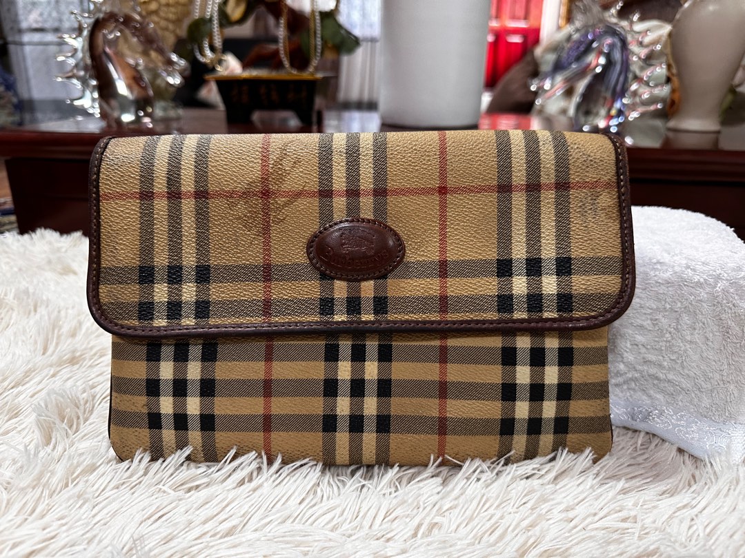 Vintage Burberry Bag ORIGINAL Burberrys of London, Luxury, Bags & Wallets  on Carousell