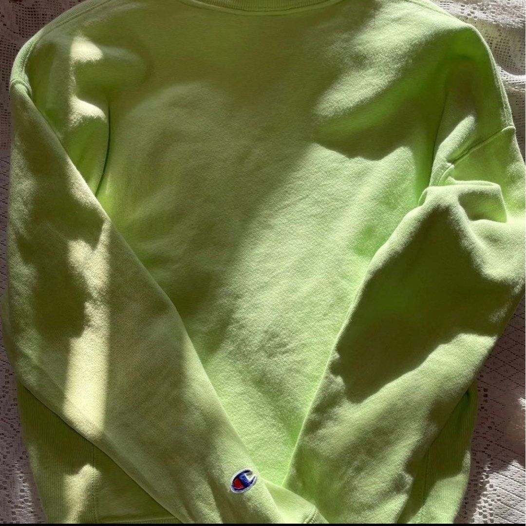 Champion sweater LIKE NEW Women s Fashion Tops Longsleeves on