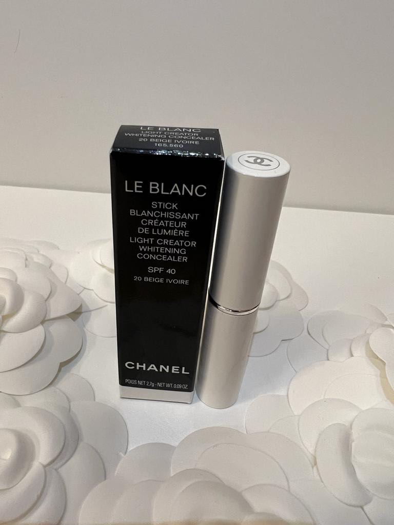 Chanel Le Blanc Light Creator Whitening Concealer SPF 40 buy to